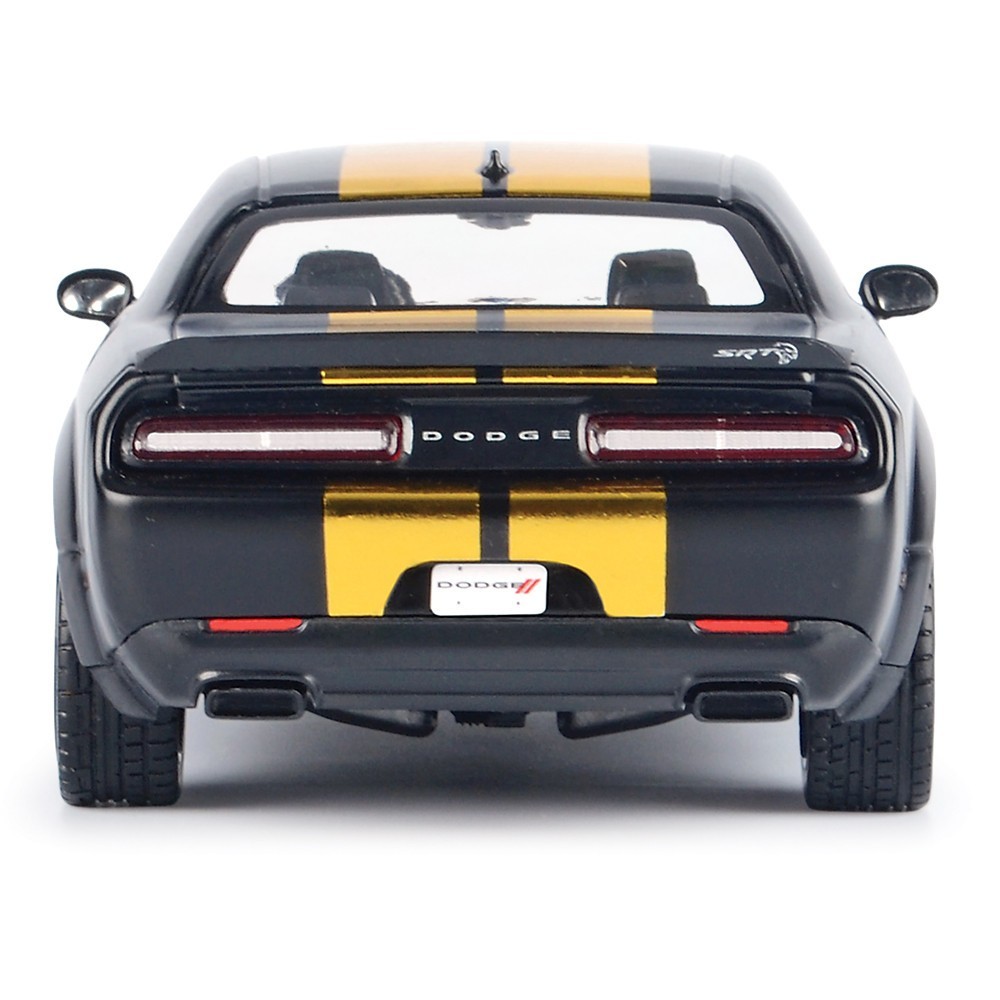 2018 Dodge Challenger SRT Hellcat Widebody 1:24 Scale Model - Motormax 79201