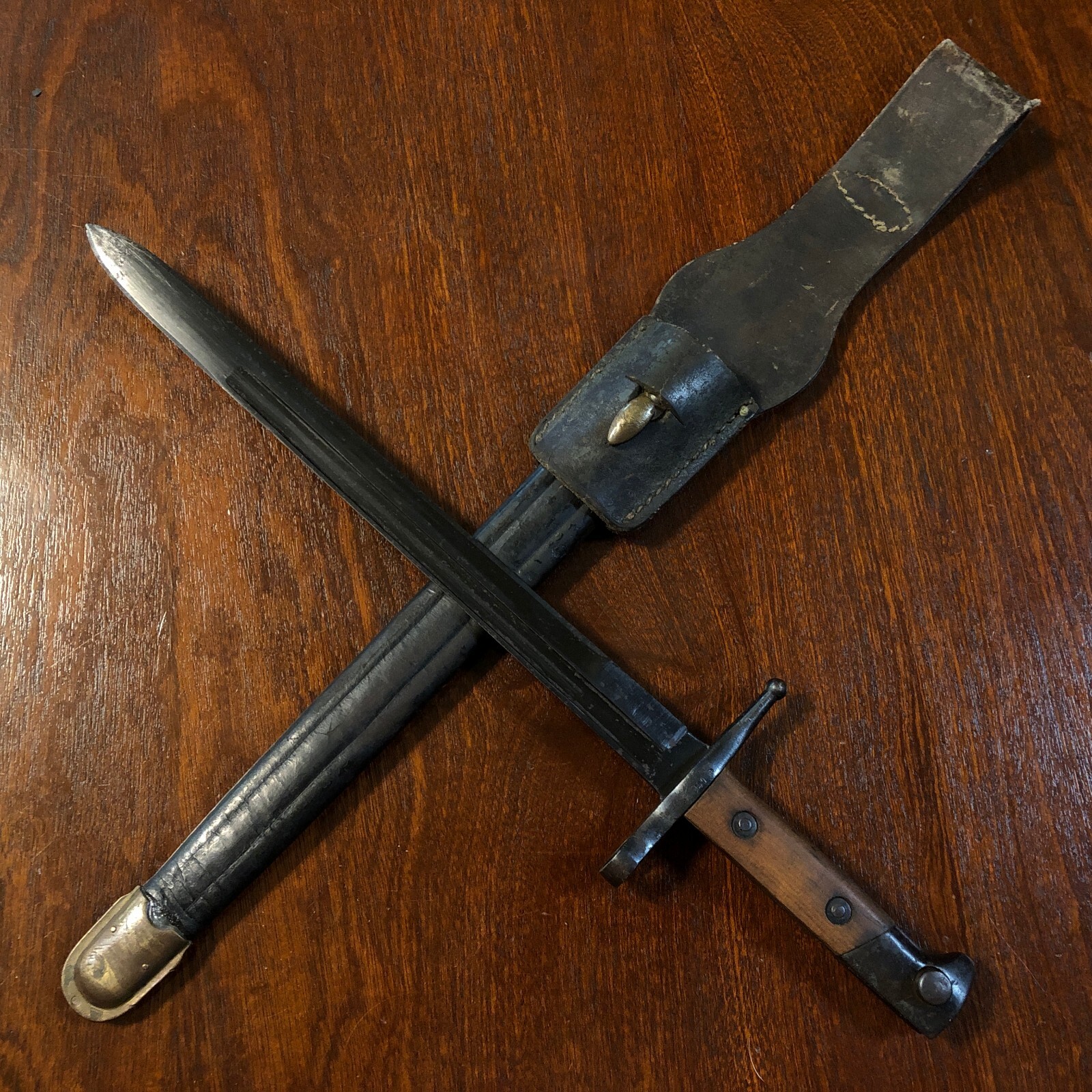 WW2 1940s Italian Army M1891 Carcano Rifle Bayonet, Leather Scabbard & Belt Frog