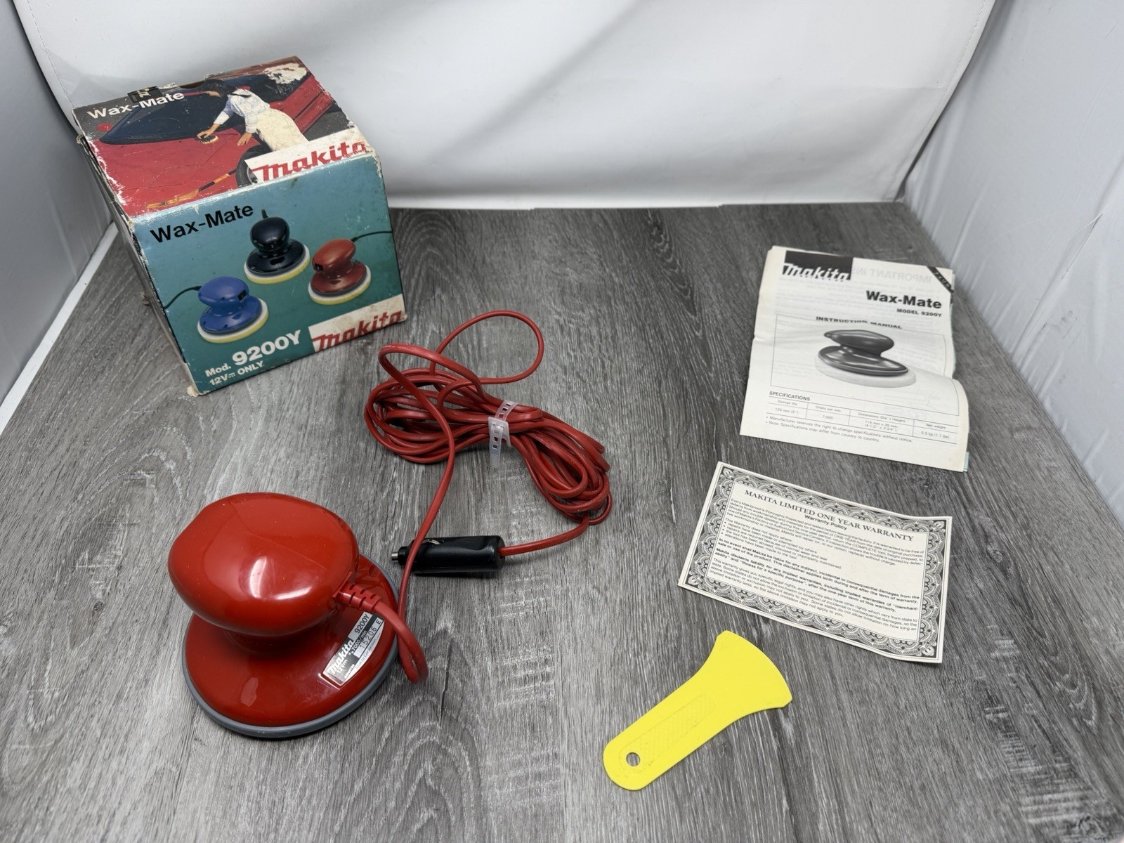 Makita 9200Y 12V 4-1/2" Wax Mate Car/Buffer in Original Box w/Instructions. Rare