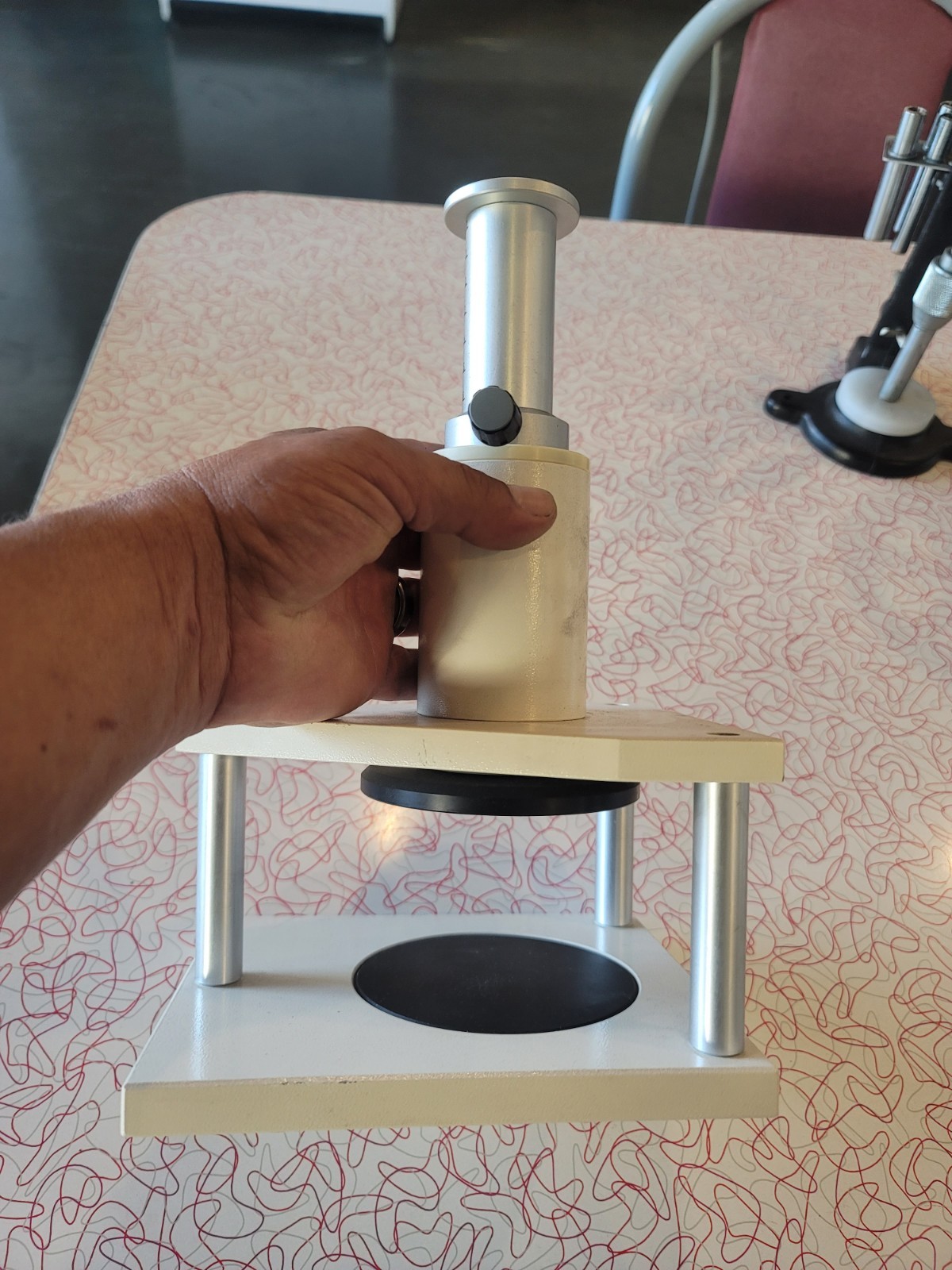 Zeiss No. 478962 Metallurgical Microscope Sample Leveling Hand Press