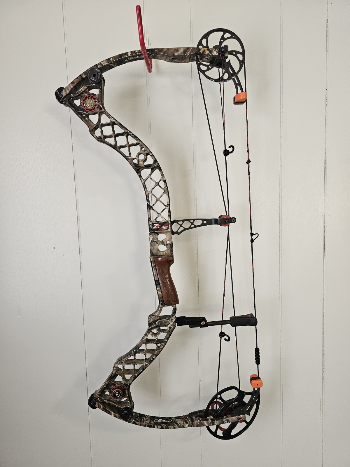 Mathews Z7 Compound Bow