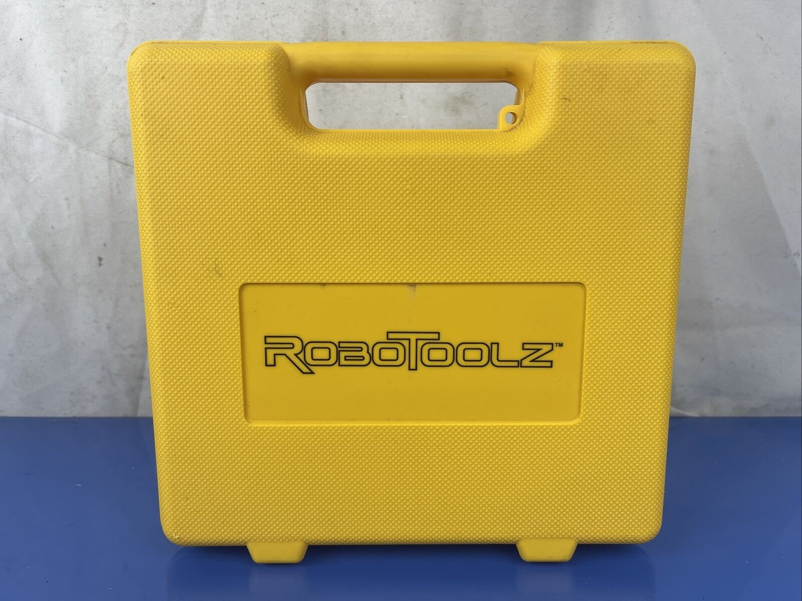 RoboToolz Electronic Self Leveling 5-beam Laser RT-7610-5 ￼With Case & Eyewear