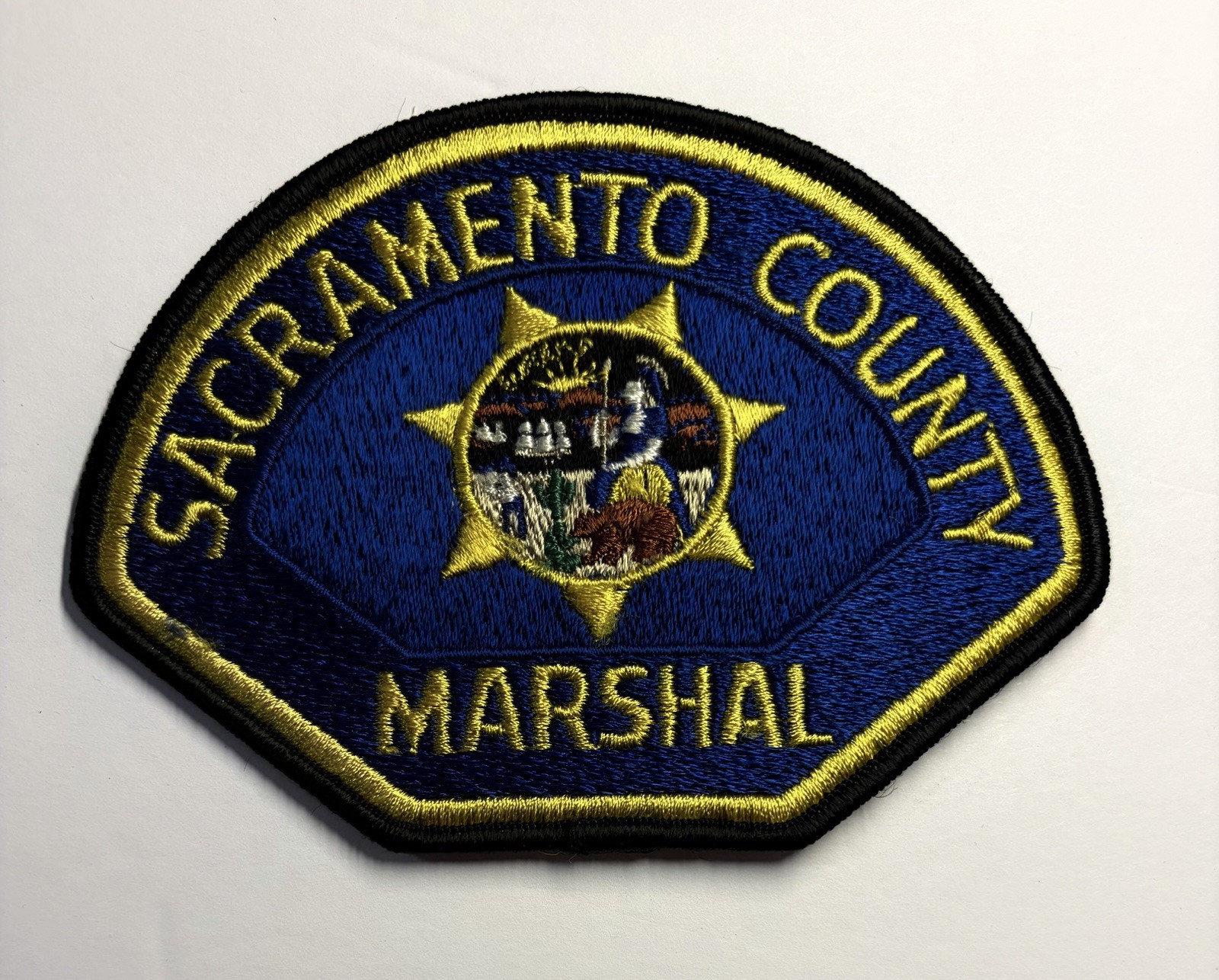 VINTAGE DEFUNCT CALIFORNIA SACRAMENTO COUNTY MARSHAL PATCH #D41