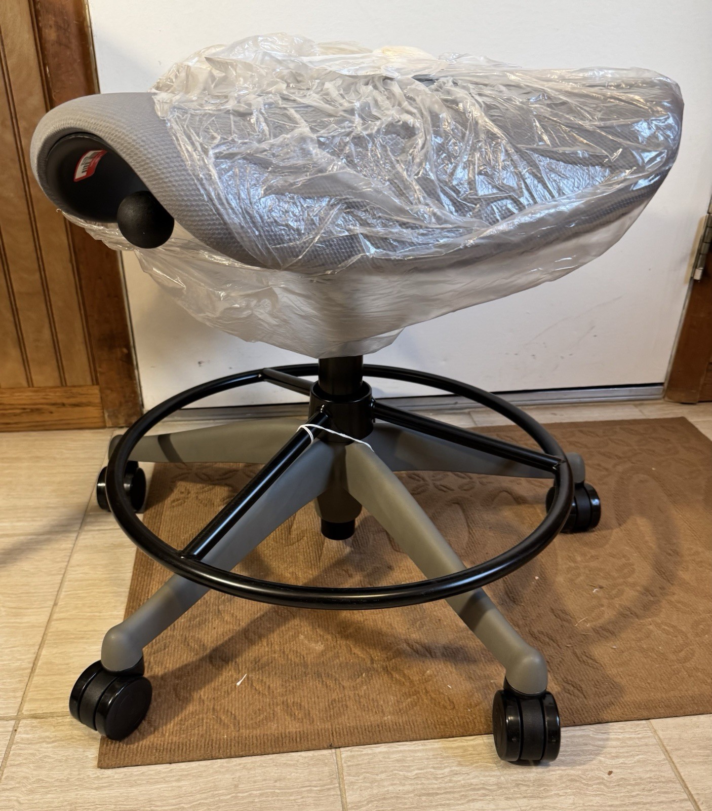 Humanscale Freedom Saddle Seat Stool Grey Fabric Grey Base Open Box