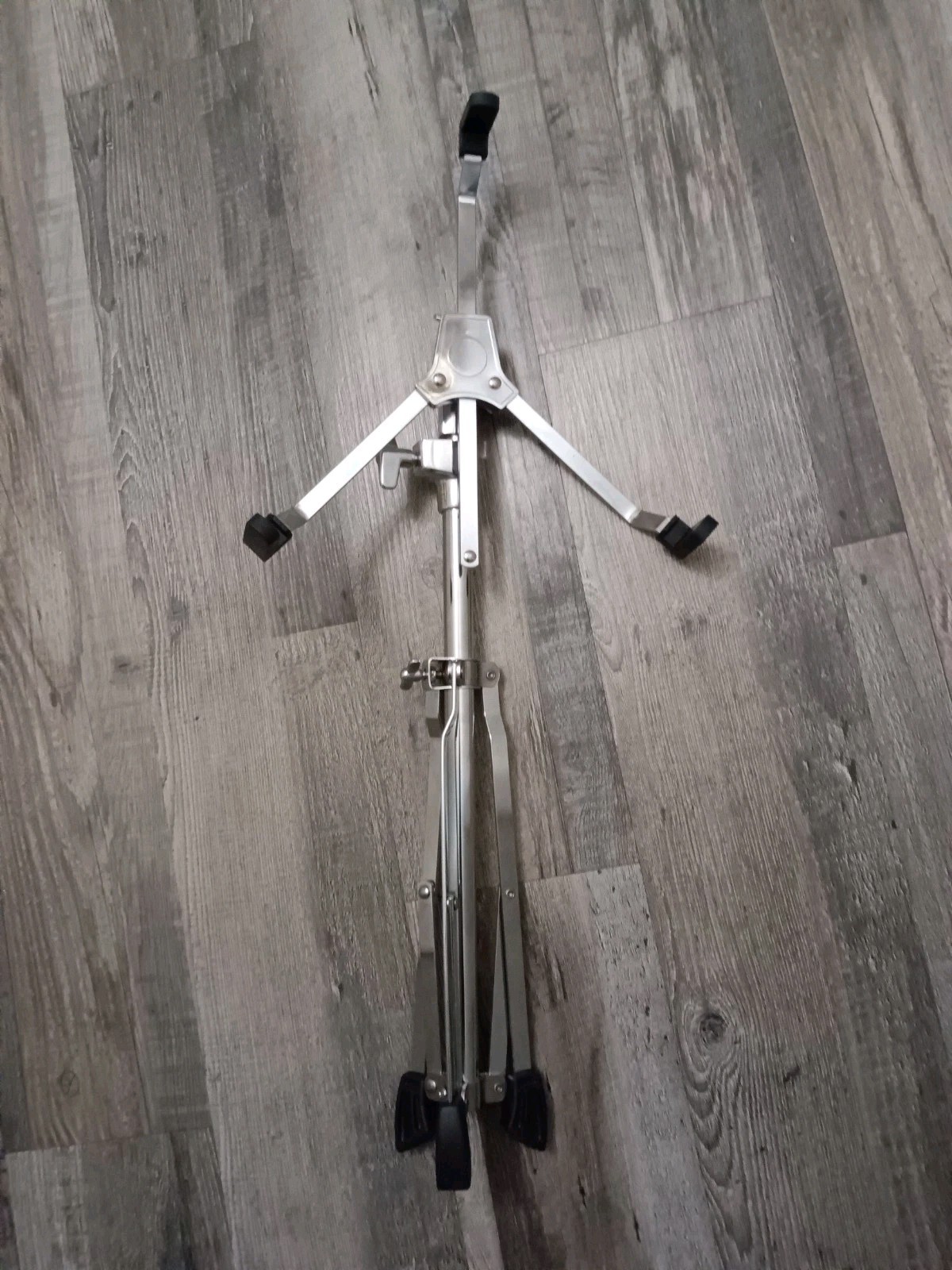 Snare drum stand. Light-medium duty. Excellent condition.