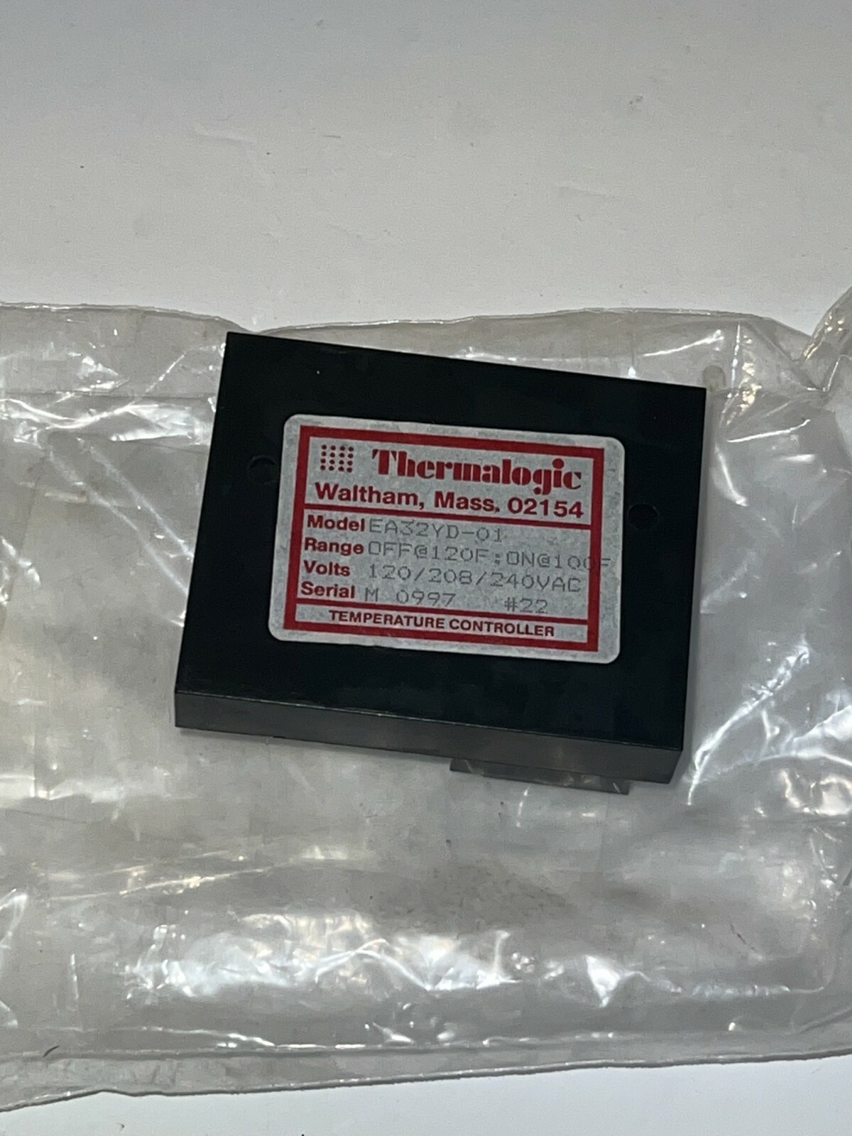 Temperature Controller Thermalogic EA32YD-01 no box