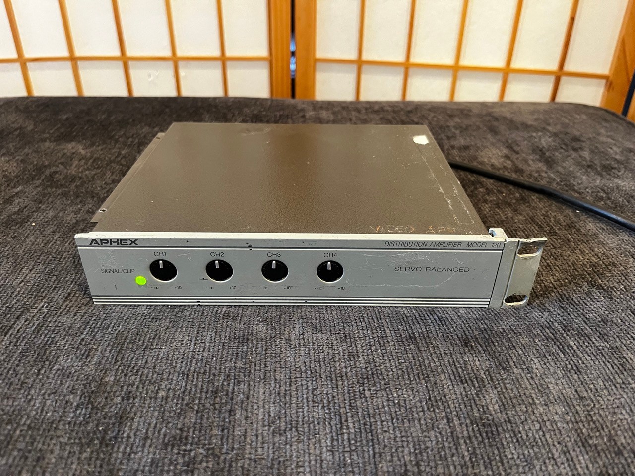 Aphex Model 120 1x4 Audio Distribution Amp Line Level Rack Unit