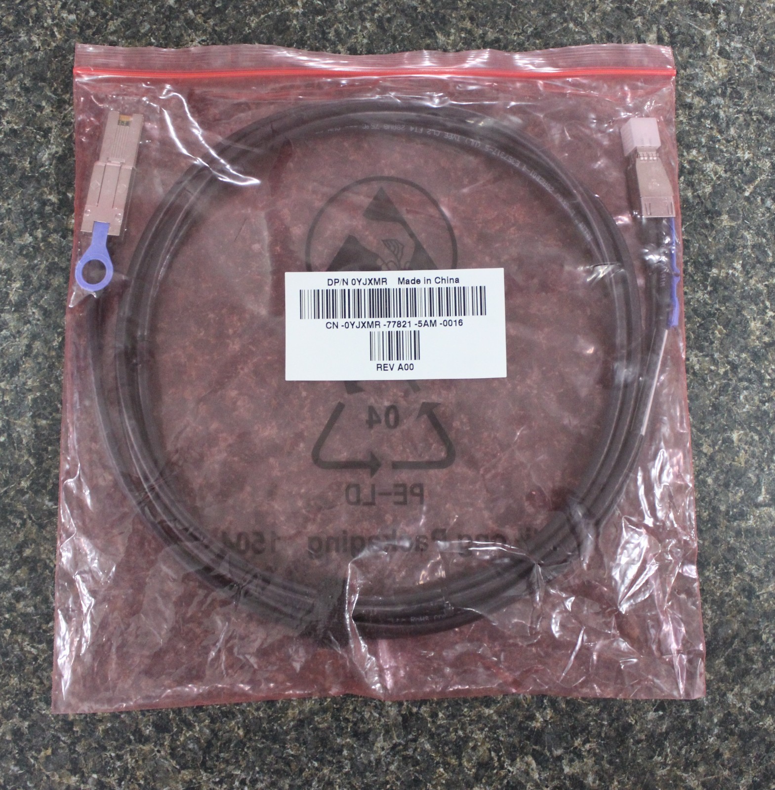 Dell 2m HD-Mini SAS HD to Mini-SAS (SFF-8644 to SFF-8088) YJXMR 0YJXMR #0326