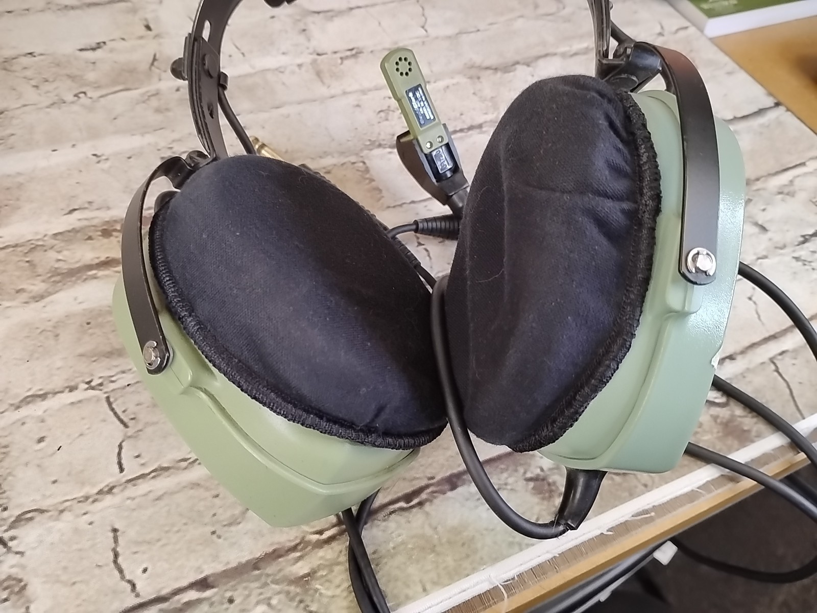 DAVID CLARK H10-80 AVIATION HEADSET W/ M-4 MICROPHONE DUAL PLUG GREAT CONDITION