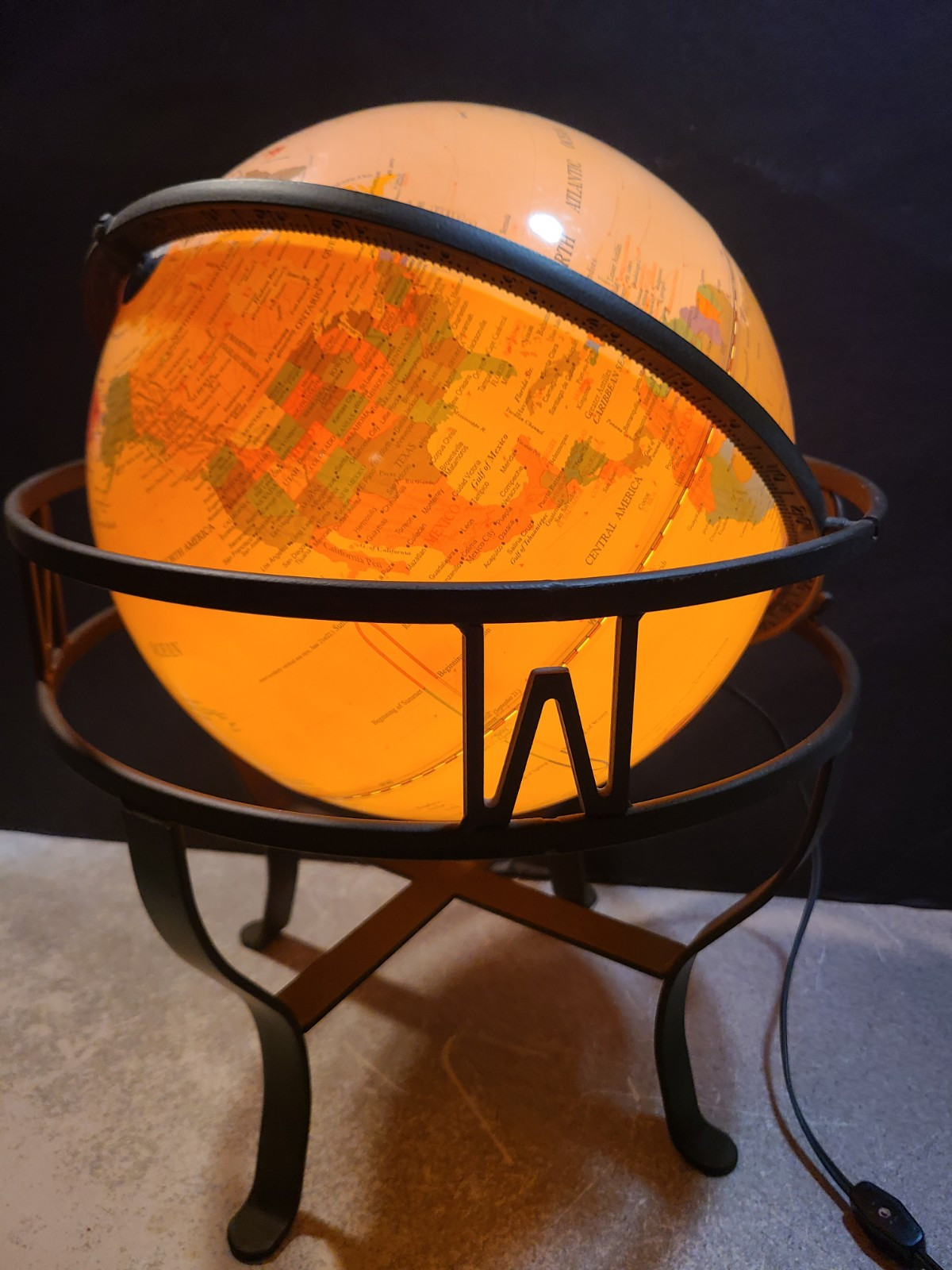 Electric FUCASHUN UL Table Top Spin Tilt Globe Lamp Light w/ Iron N S E W Stand