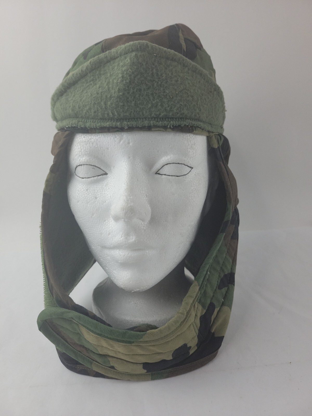 US Military Insulated Helmet Liner Pile Cap Hat Cold Weather Woodland Camo.