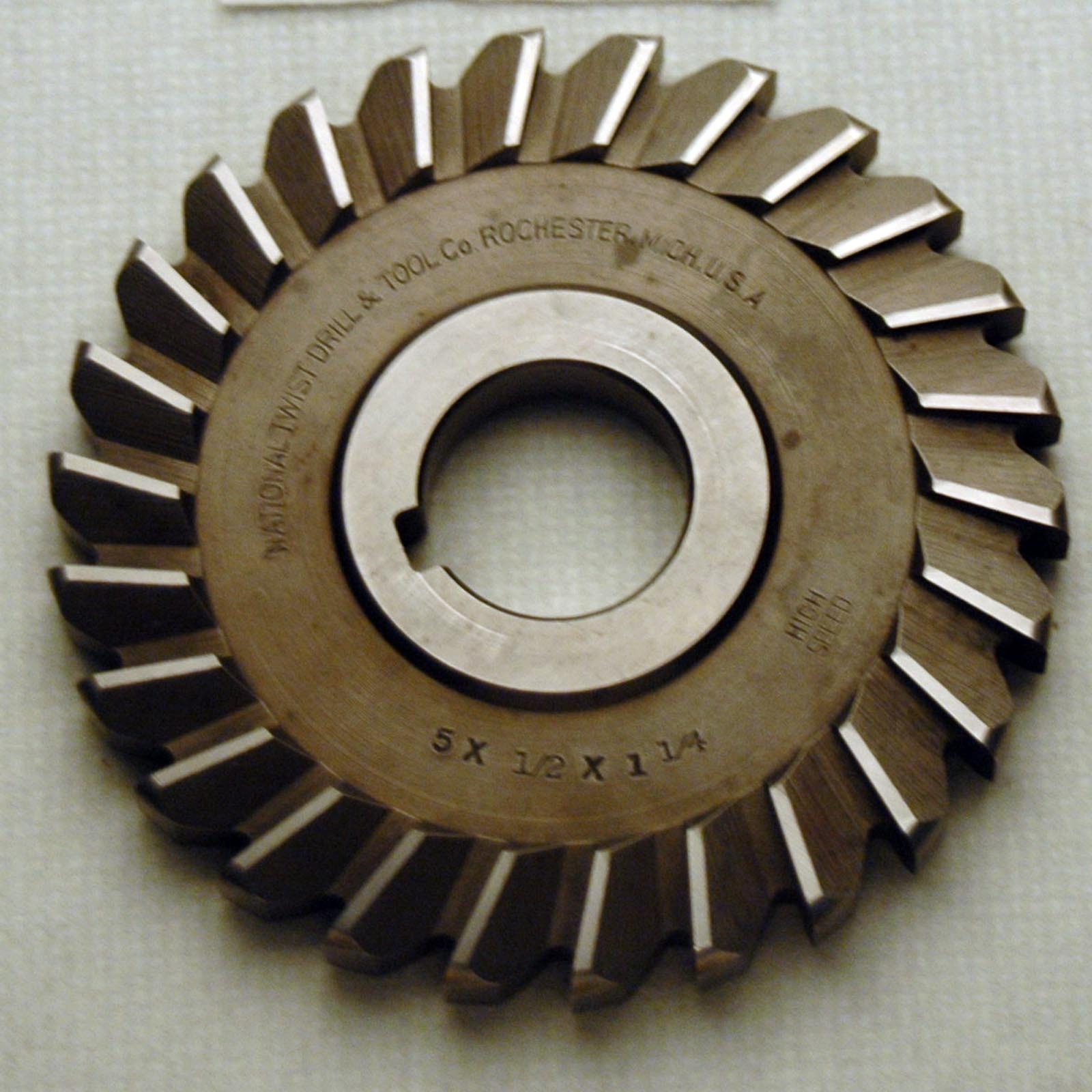 4.865 X .493 X 1-1/4  HSS 26 TEETH  SIDE MILLING CUTTER (B-1-15-3-6)