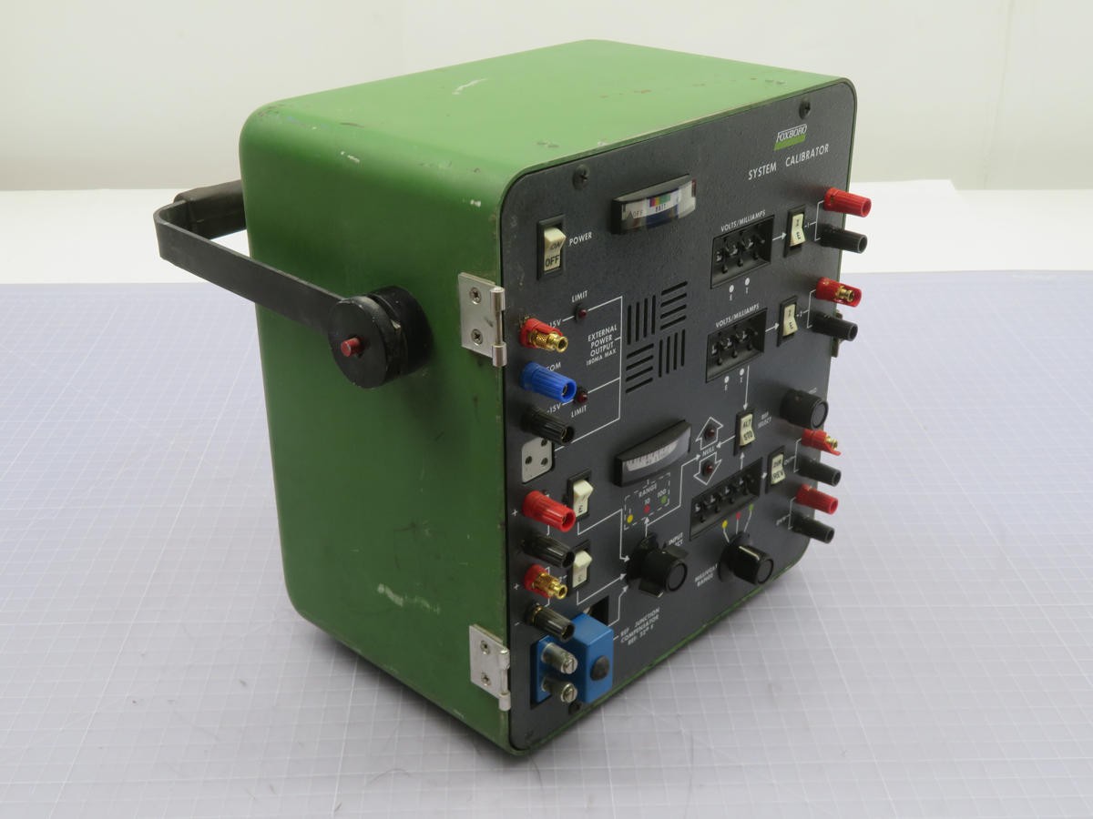 FOXBORO 2AT-CAL SPEC 200 SYSTEM CALIBRATOR T214138