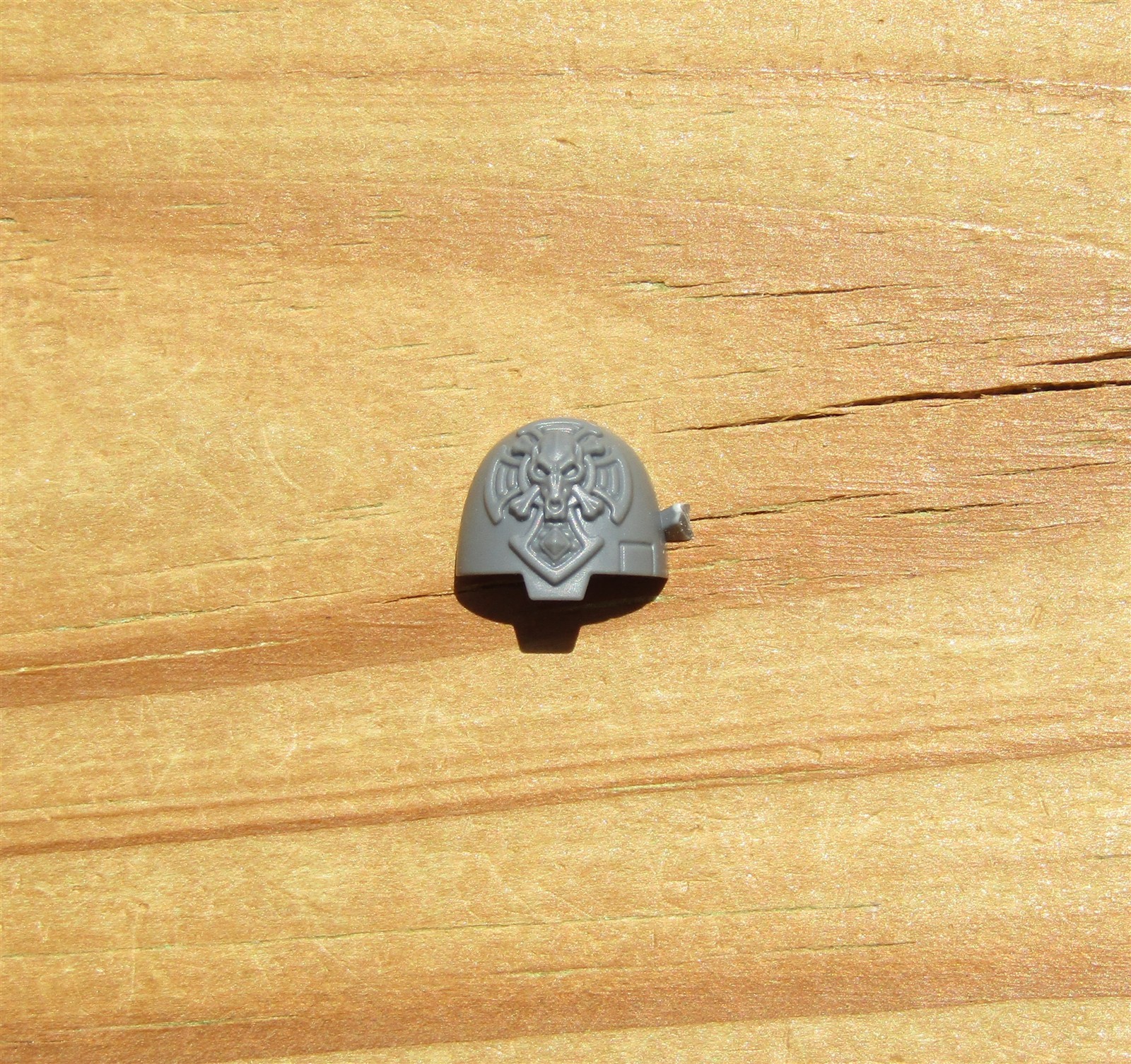 40K Space Wolves Wolf Guard Terminators Sgt Shoulder Pad Crux Pad Bits NEW