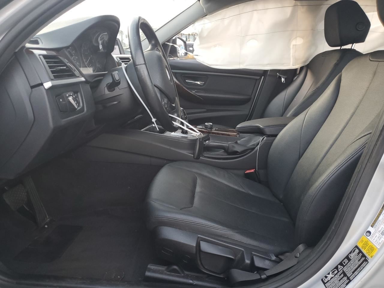 320I 2013 Glove Box 4969493