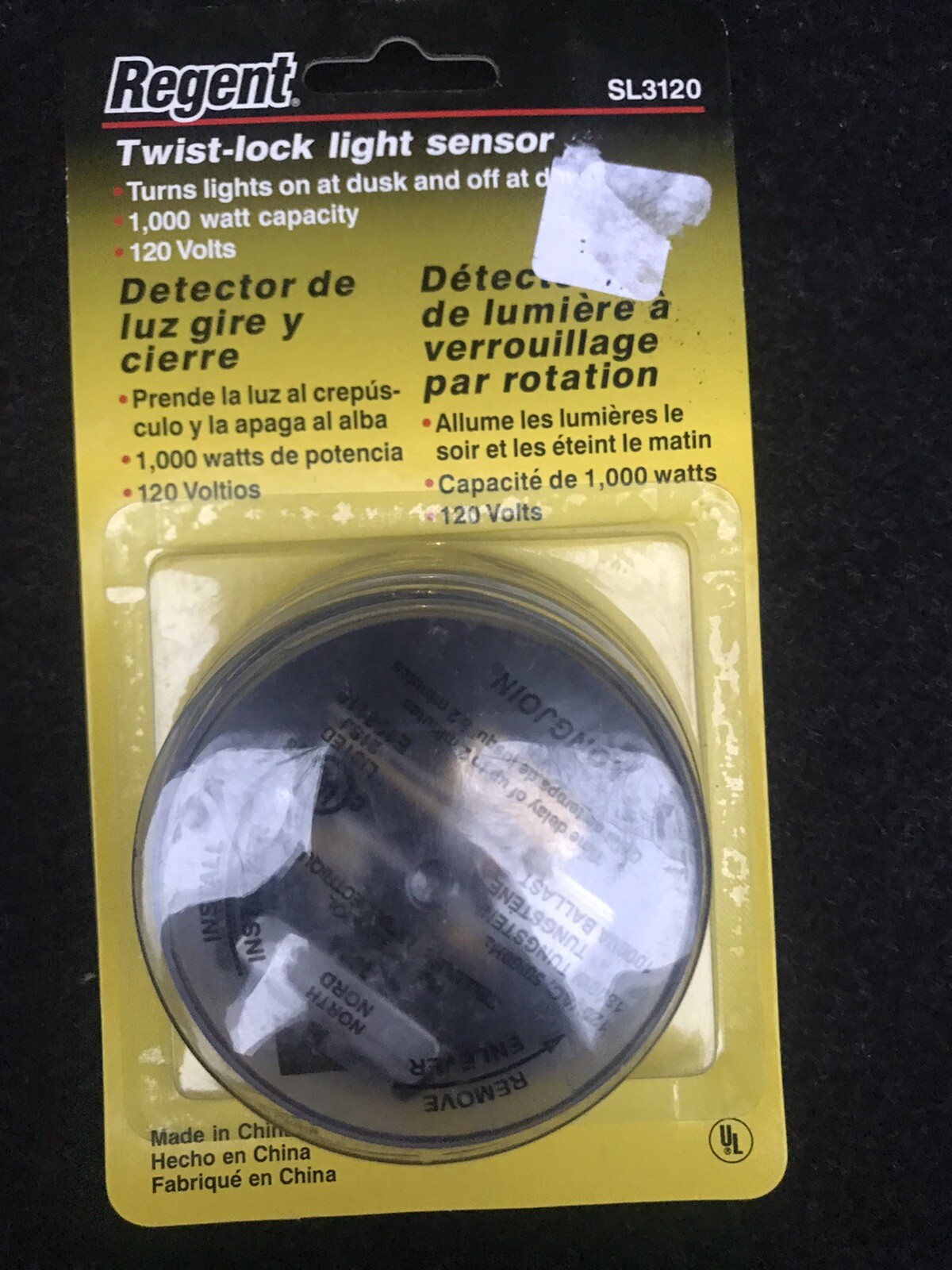 Regent Twist Lock Light Sensor SL3120 Photo Control 1,000 Watt - 120 Volts - NEW