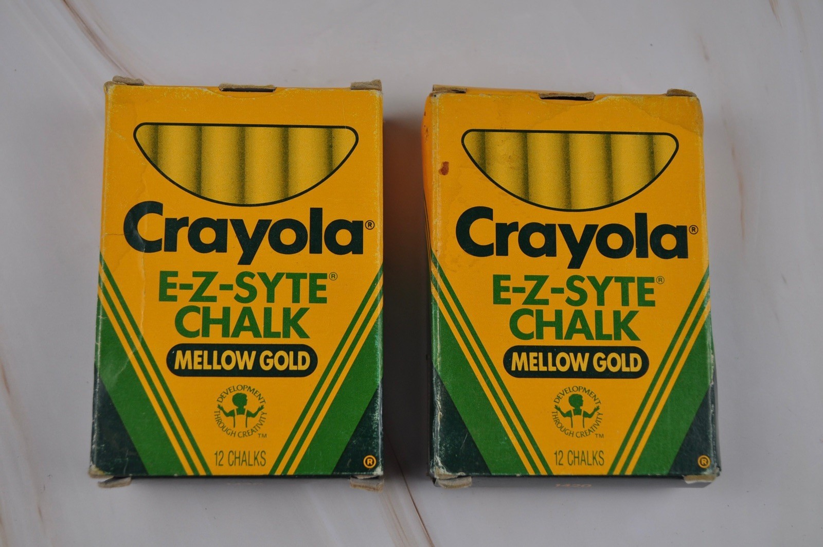 Binney & Smith Crayola E-Z-Syte Chalk Mellow Gold Color 1420 1988