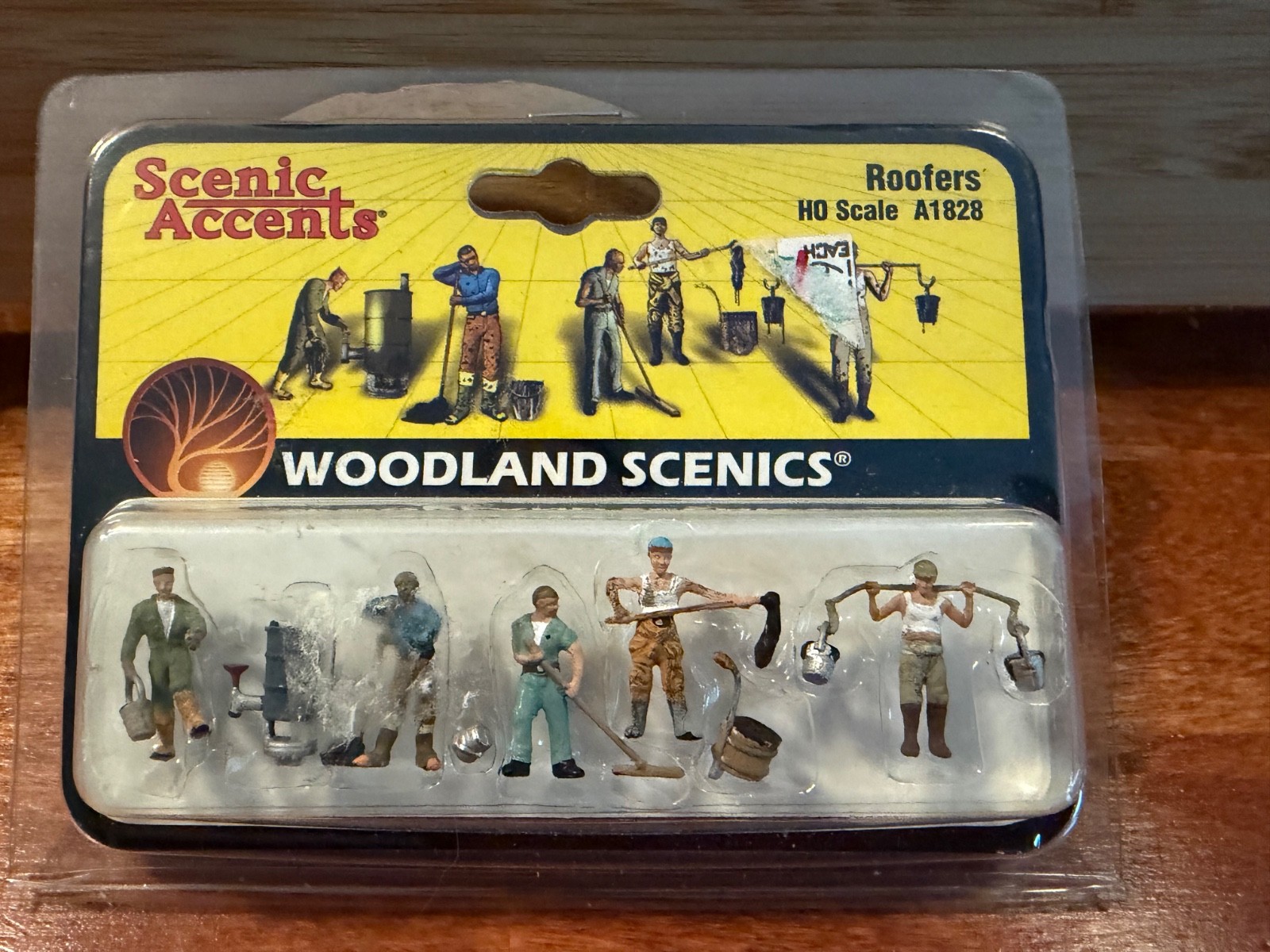 Woodland Scenics A1828 HO scale-Roofers NEW