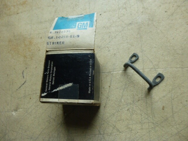 3916539 NOS GM Glove Box Striker 1968 Chevrolet Impala Caprice Bel Air Biscayne