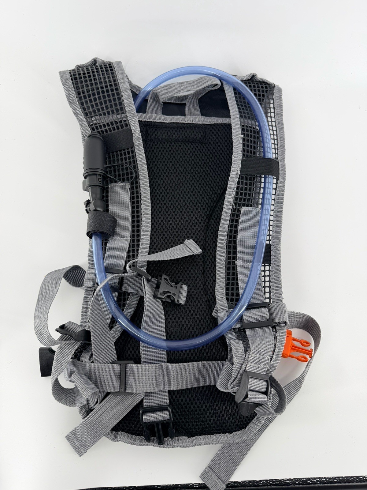 SERG Hydration Bag WithBladder Woods Hydrate Runner Backpack 72 Oz. Gorpcore