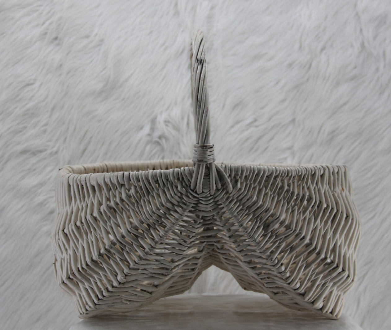 Vintage Wicker Buttocks Gathering Basket, Off-White 16" Length Cottage Farmhouse
