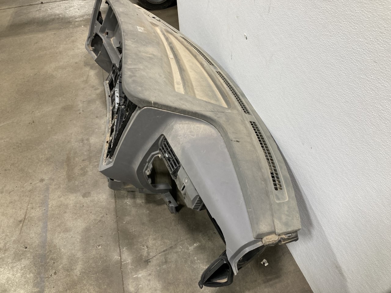 2012-2027 Kenworth T680 Dash Assembly - Used