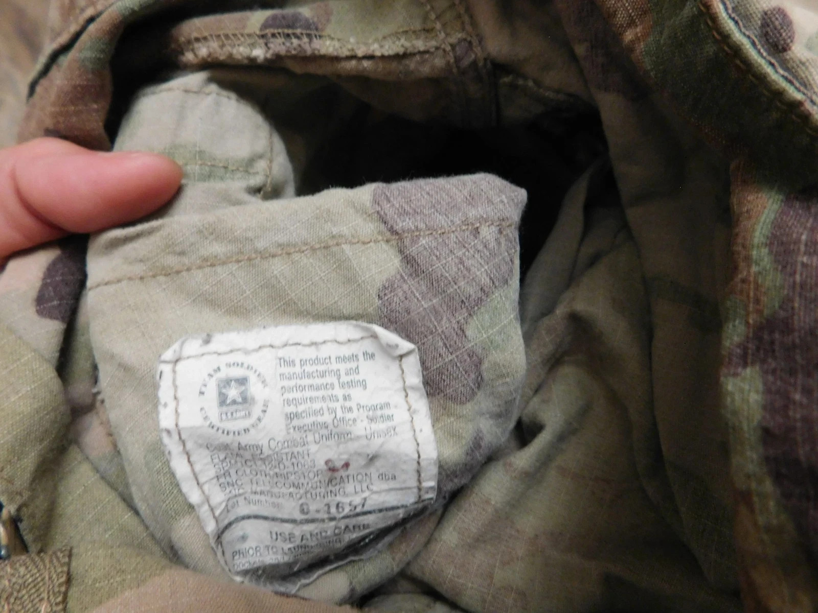 US ARMY OCP FLAME RESISTANT COAT SIZE MEDIUM - LONG