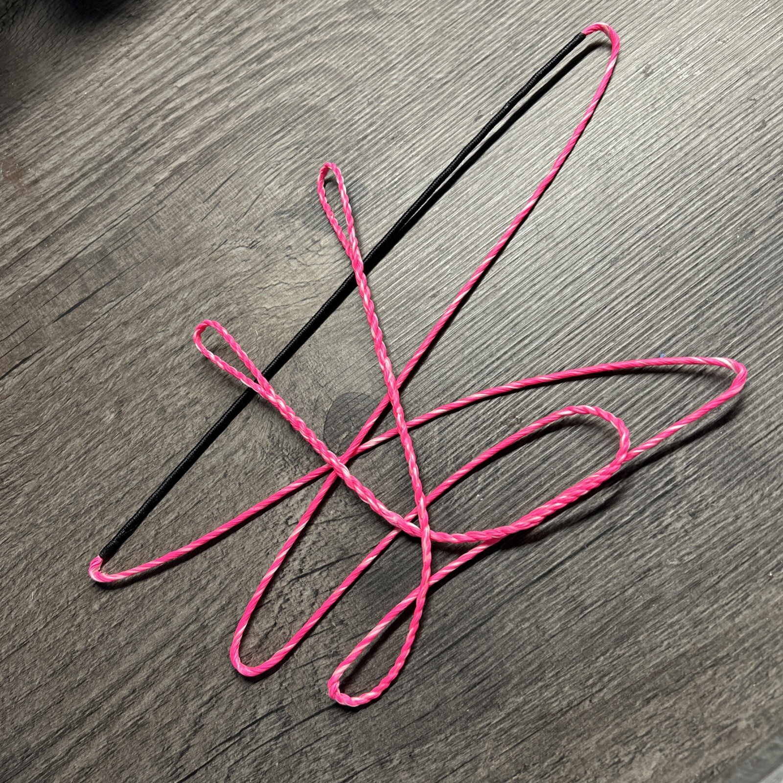 Custom built flemish twist bow string 16 strand Fastflight Pink / White