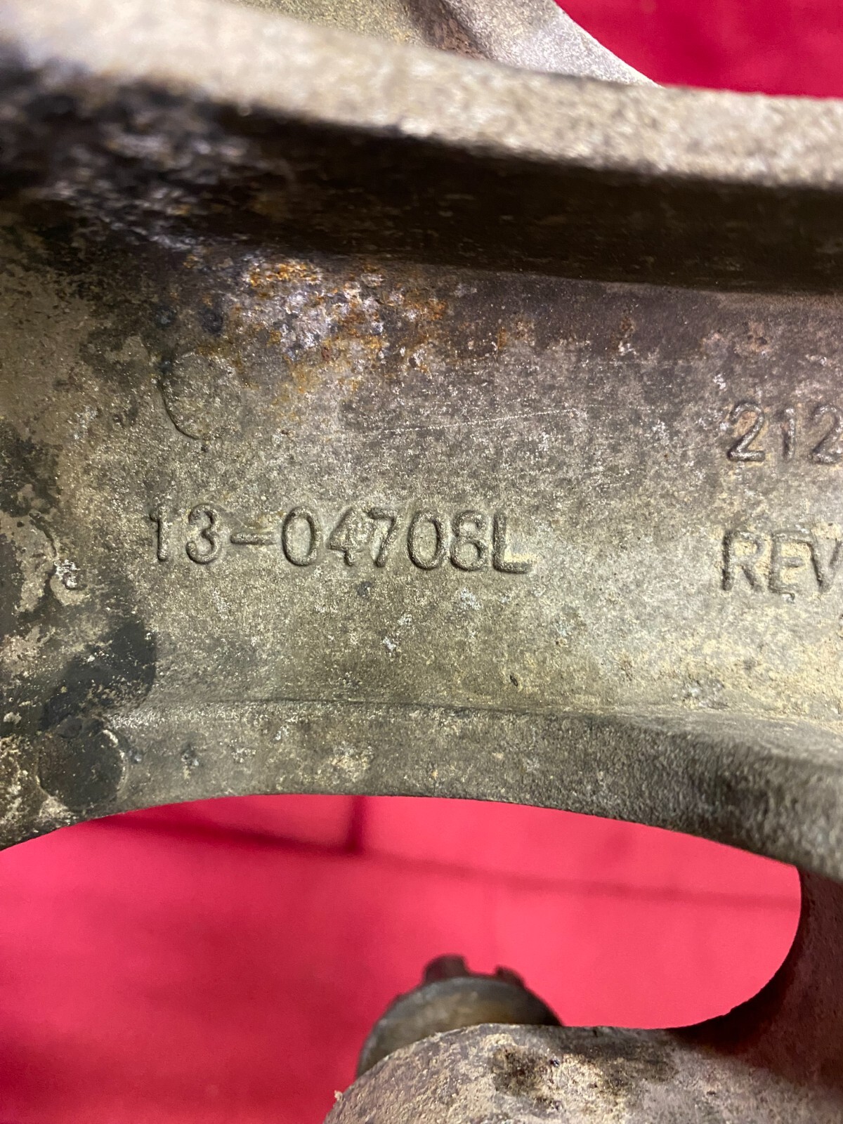 PETERBILT LOWER PIVOT HOOD HINGE 13-04708L