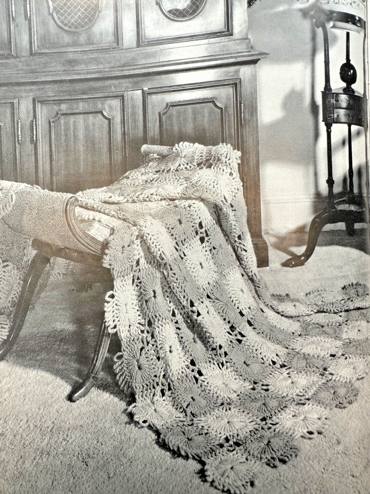 VINTAGE 1957 BERNAT CuddleThrows crochet Afghan patterns BK62