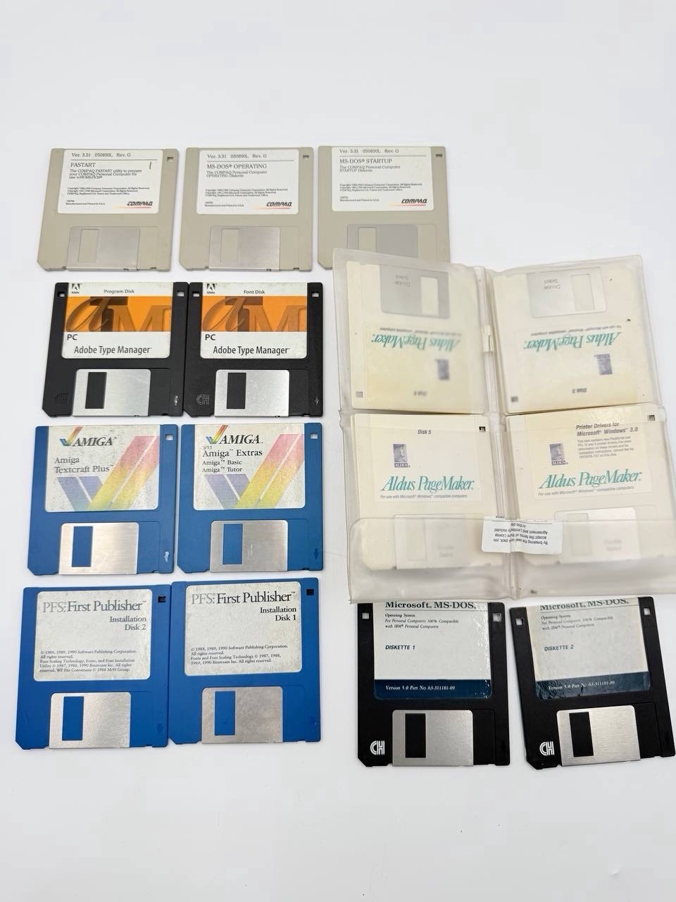 Vintage 3.5 Floppy Disk Lot Adobe Aldus PageMaker Amiga MS-DOS PFS 15 Disks
