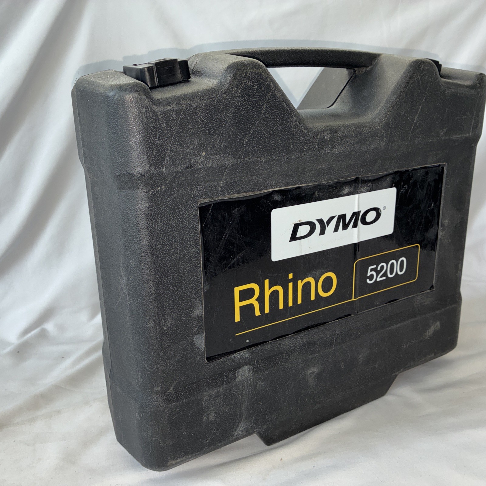 DYMO RHINO 5200 LABLE MAKER W/ACCESSORIES