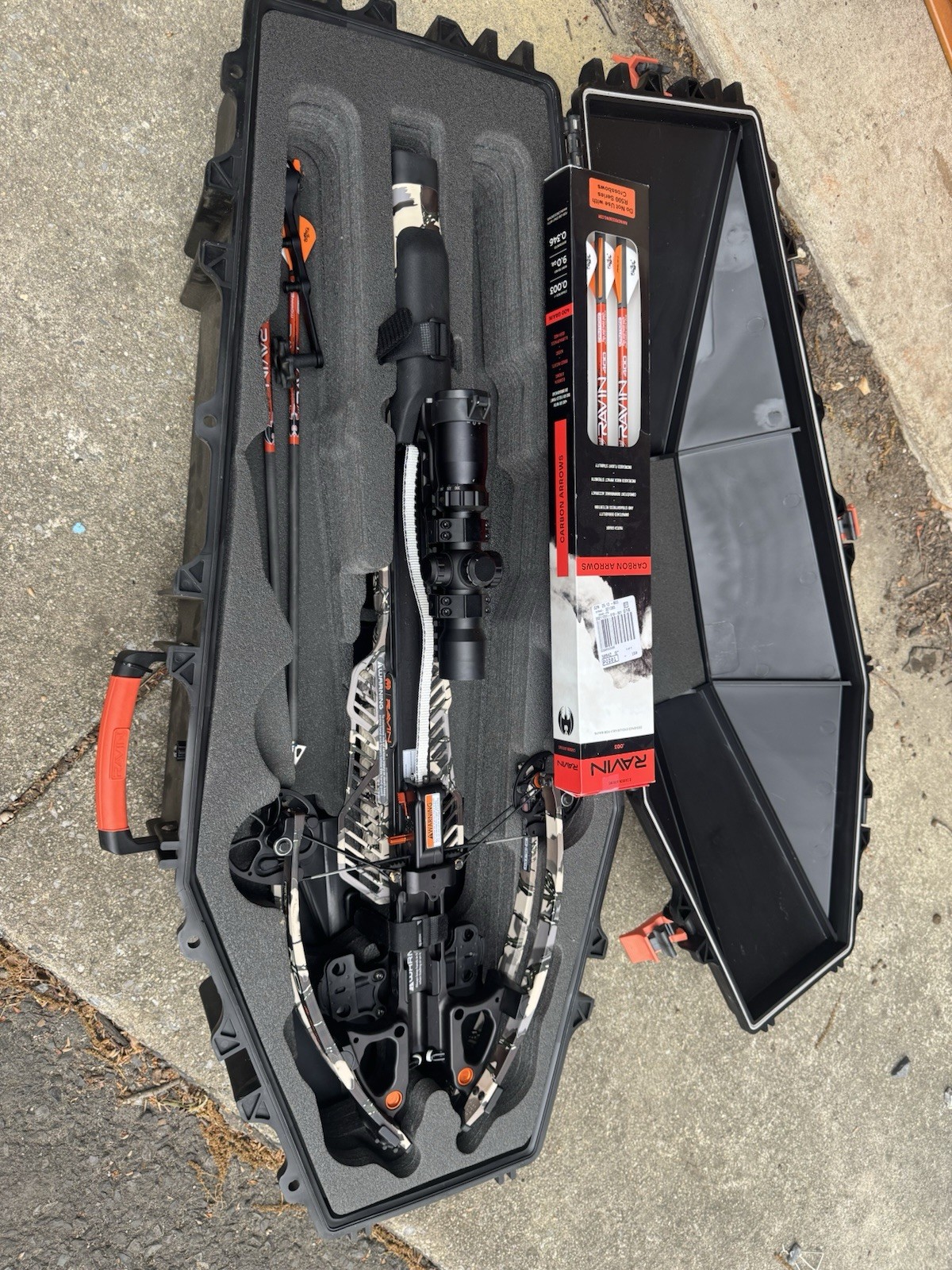 Ravin R10 Crossbow Camo Black with Scope, Hard Case, Arrows, Model R010