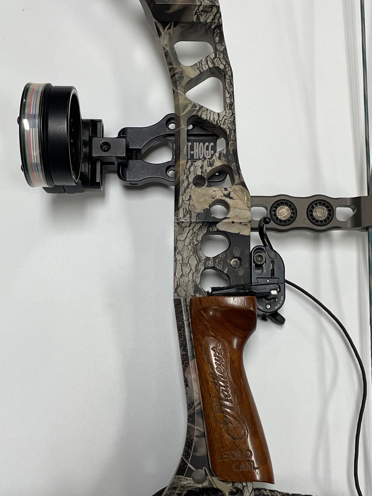 Matthews Switchback RH Compound Bow w/ Spot Hogg Sight - 70#, 35.5" Cable Length