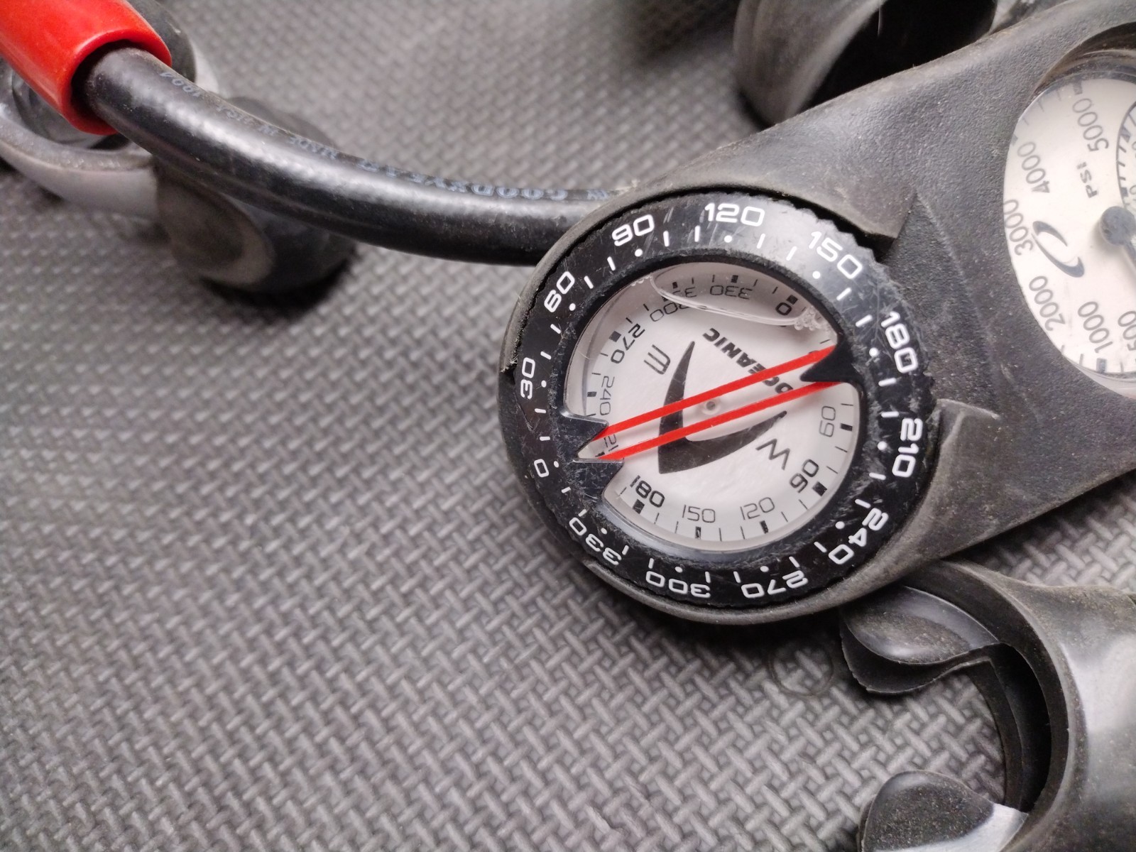Aqualung and Oceanic Regulator FREE SHIPPING