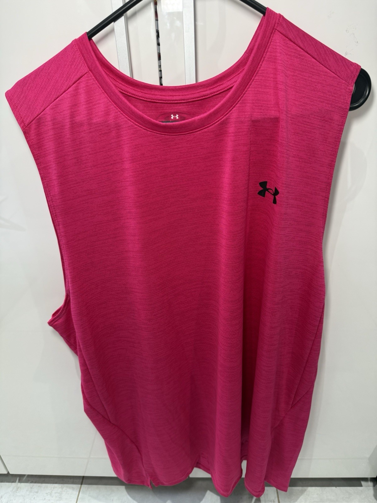 Under Armour Men 2XL Fuchsia Tech Vent Sleeveless Tank Top Shirt 1384290-681
