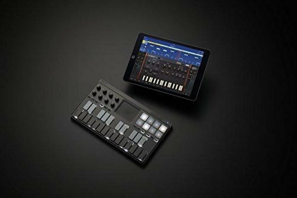 KORG Mobile Midi Keyboard nanoKEY Studio Bluetooth Wireless New in Box