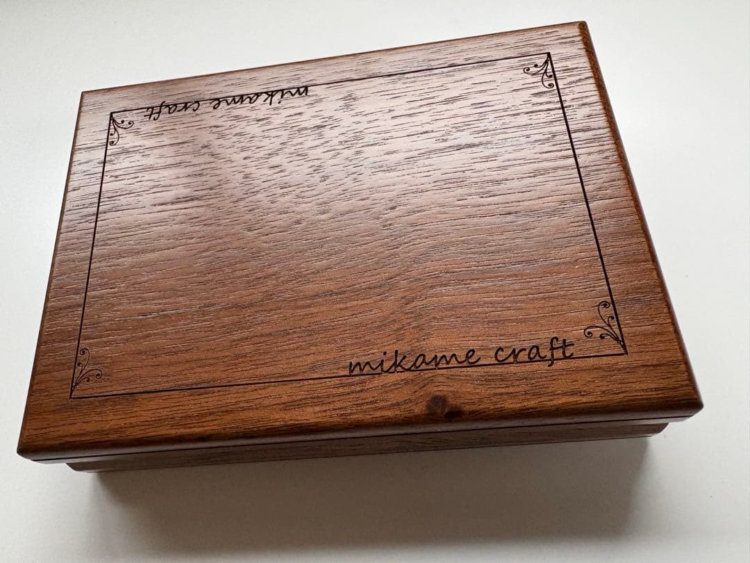Changing Card Case DX by Mikame Craft (Magic Trick)