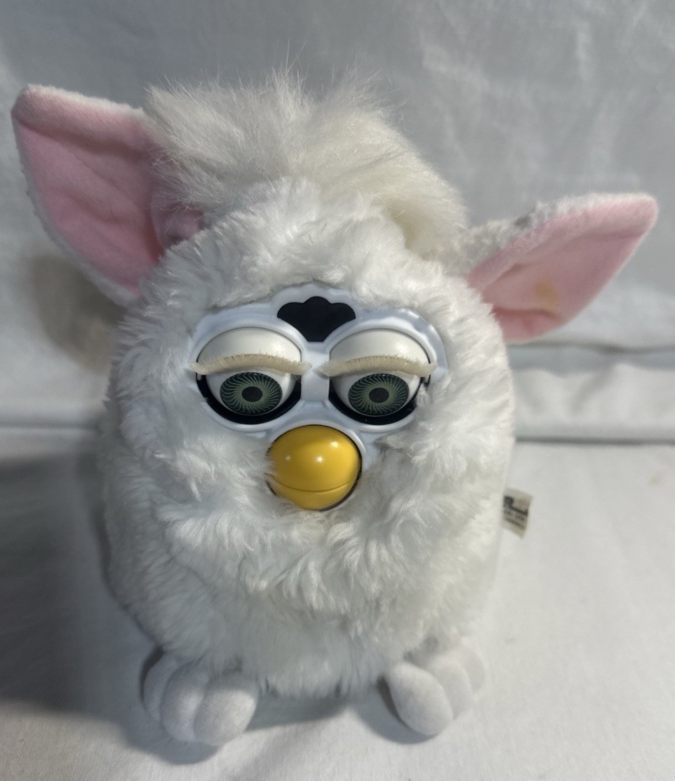 Vintage Furby Tiger Electronics For Parts or Repair White Plush 1998 READ