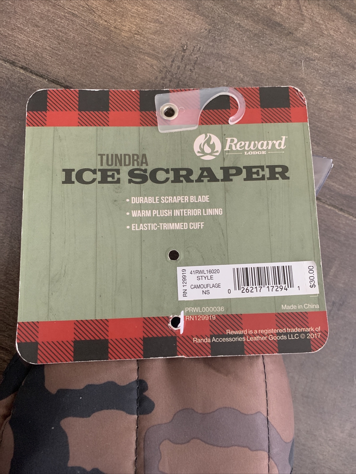 BN Warm Plush Reward Lodge Tundra Ice Scraper fleece lined CAMOUFLAGE  MSRP $30