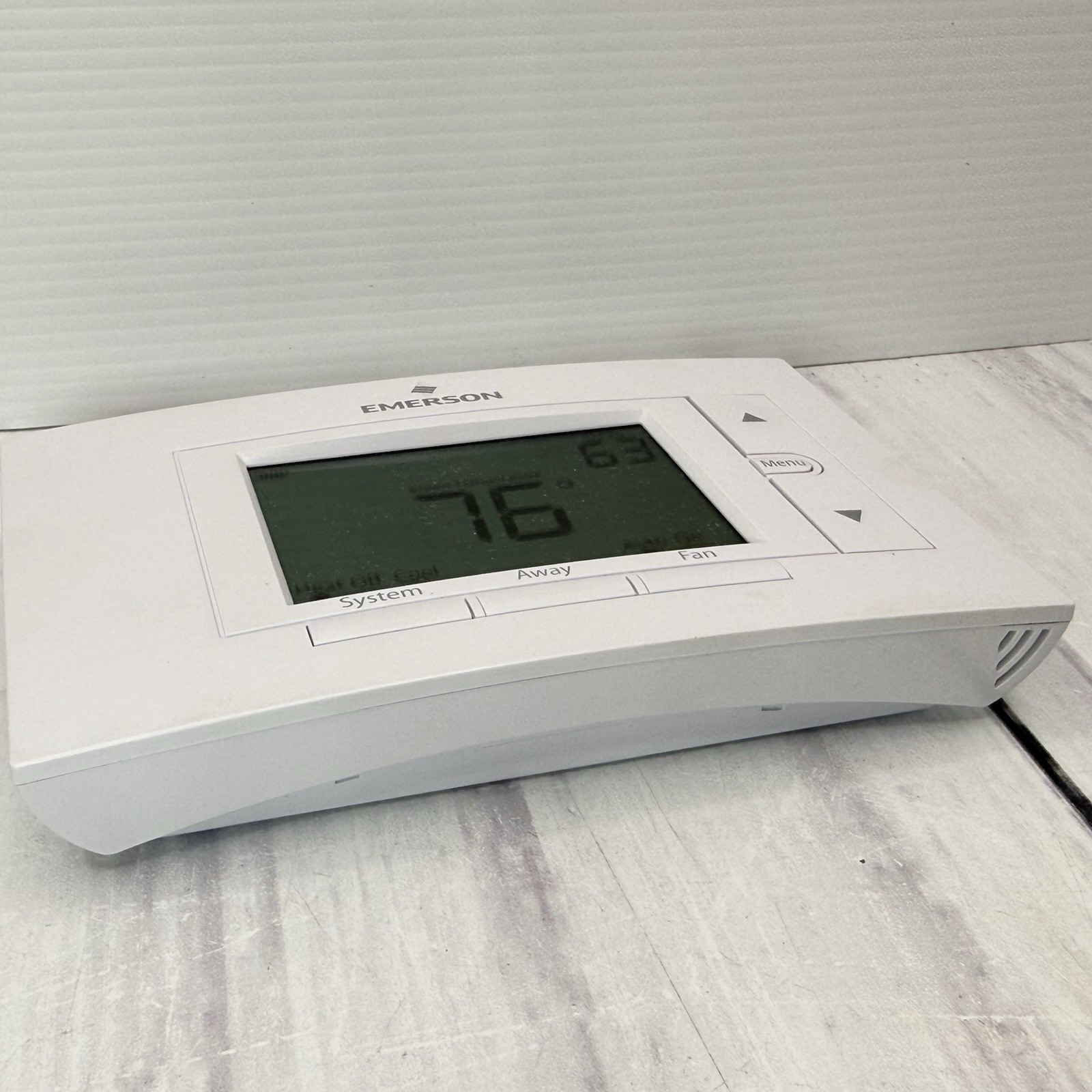 Emerson Non-Programmable Thermostat 80 Series Display 1F85U-22NP