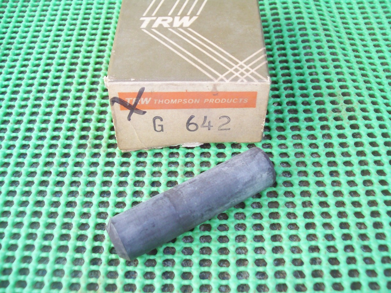 NORS 1949 1950 1951 1952 1953 1954 GMC Truck intake exhaust VALVE GUIDE G642