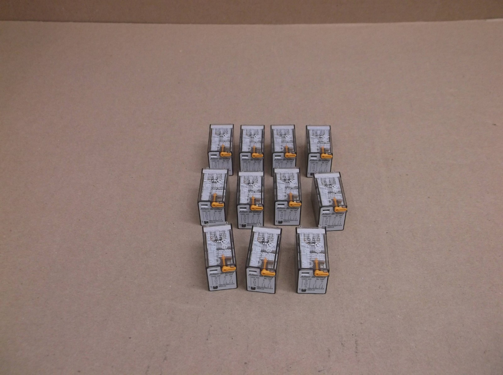 700-HC22A1-3-4 A Allen Bradley NEW Ice Cube Relay DPDT 10A 120VAC 700HC22A134