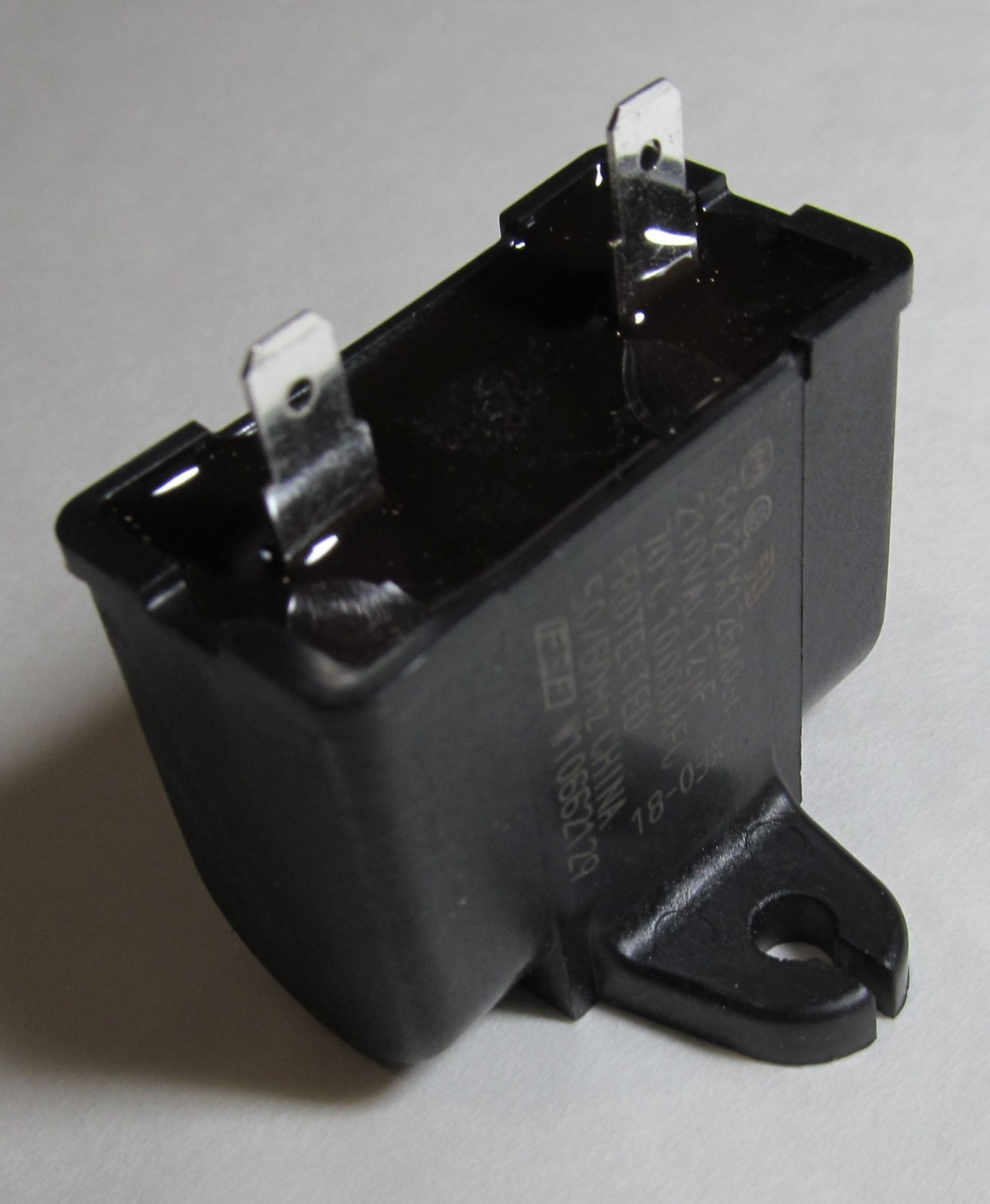 GENUINE WHIRLPOOL/ FSP W10662129 REFRIGERATOR RUN CAPACITOR AP6023677 PS11757023