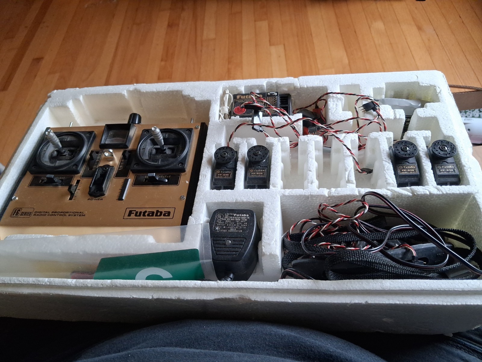 Futaba 4 Ch Rc Airplane  Or Helicopter  Transmitter  And Servos And Transmitter