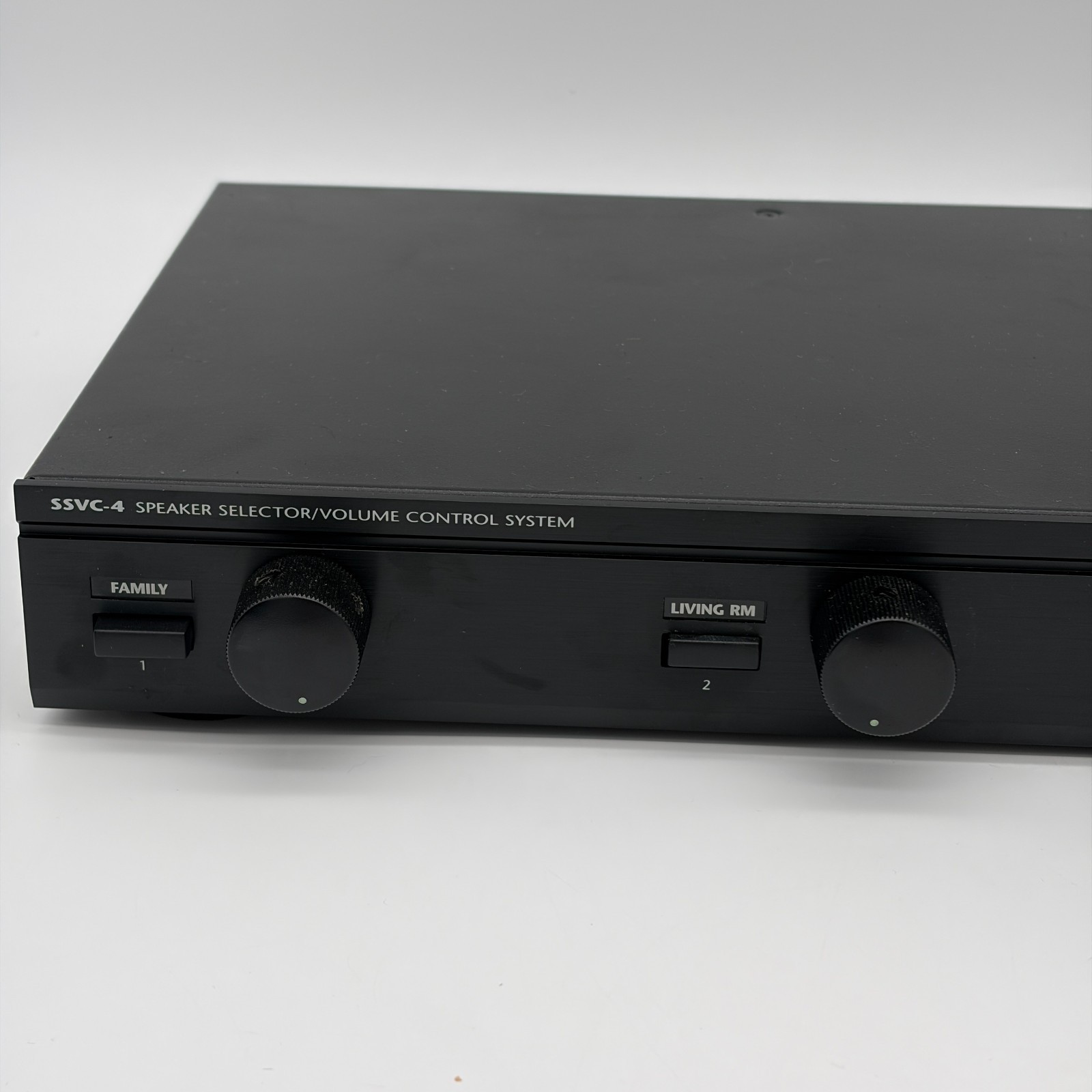 Niles SSVC‑4 Speaker Selector / Volume Control System 4‑Zone Audio Switch TESTED