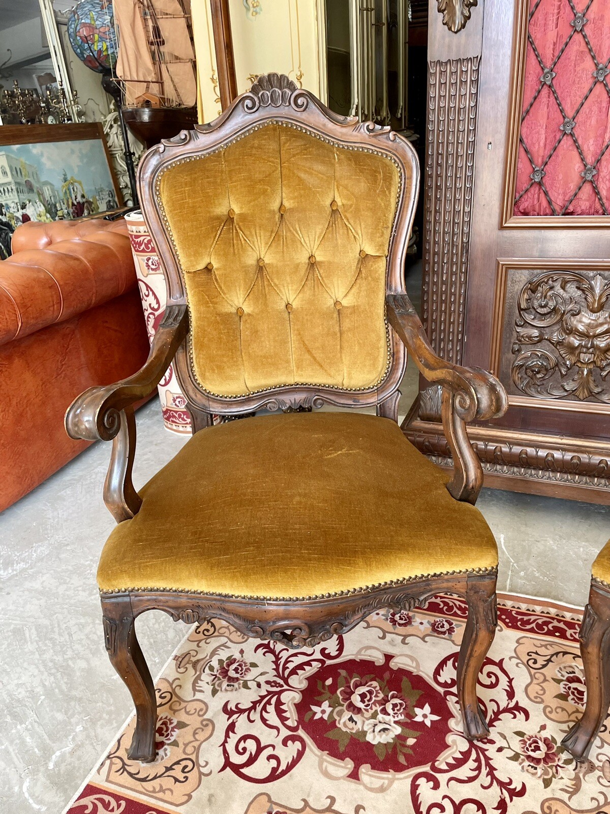 PAIR OF LUIGI FILIPPO ARMCHAIRS IN WALNUT WOOD AND VELVET '900