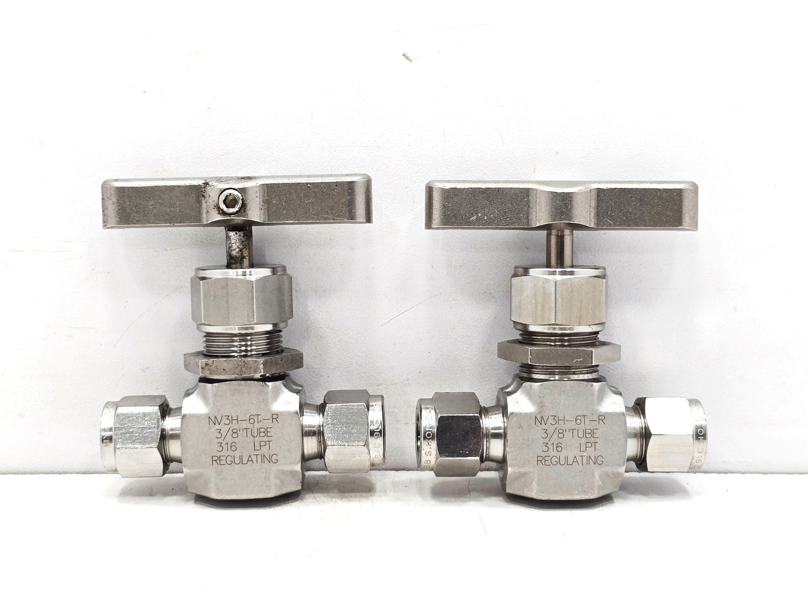 NV3H-6T-R 3/8" OD TUBE NEEDLE VALVE 316 SS HY-LOK LOT OF 2