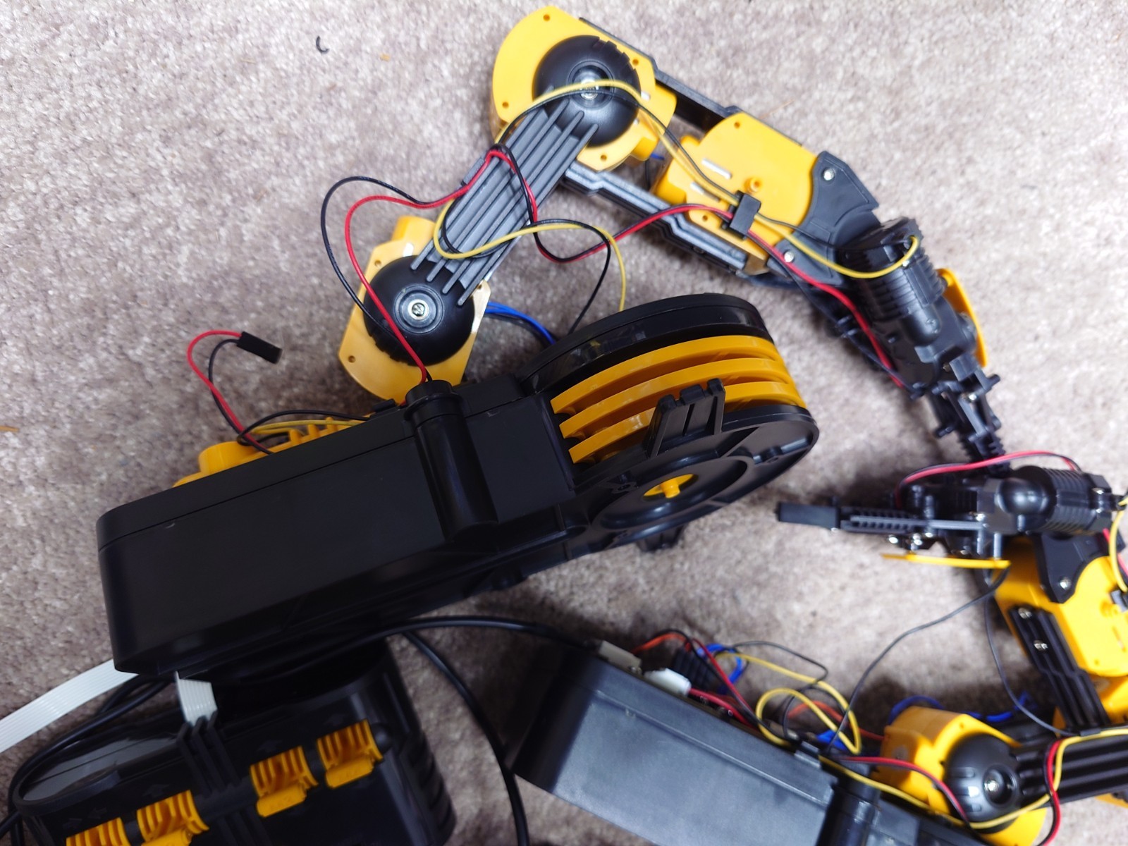 4 Set Robotic Robot Arm Kit Clamp Set Educational Robotics Untested As Is