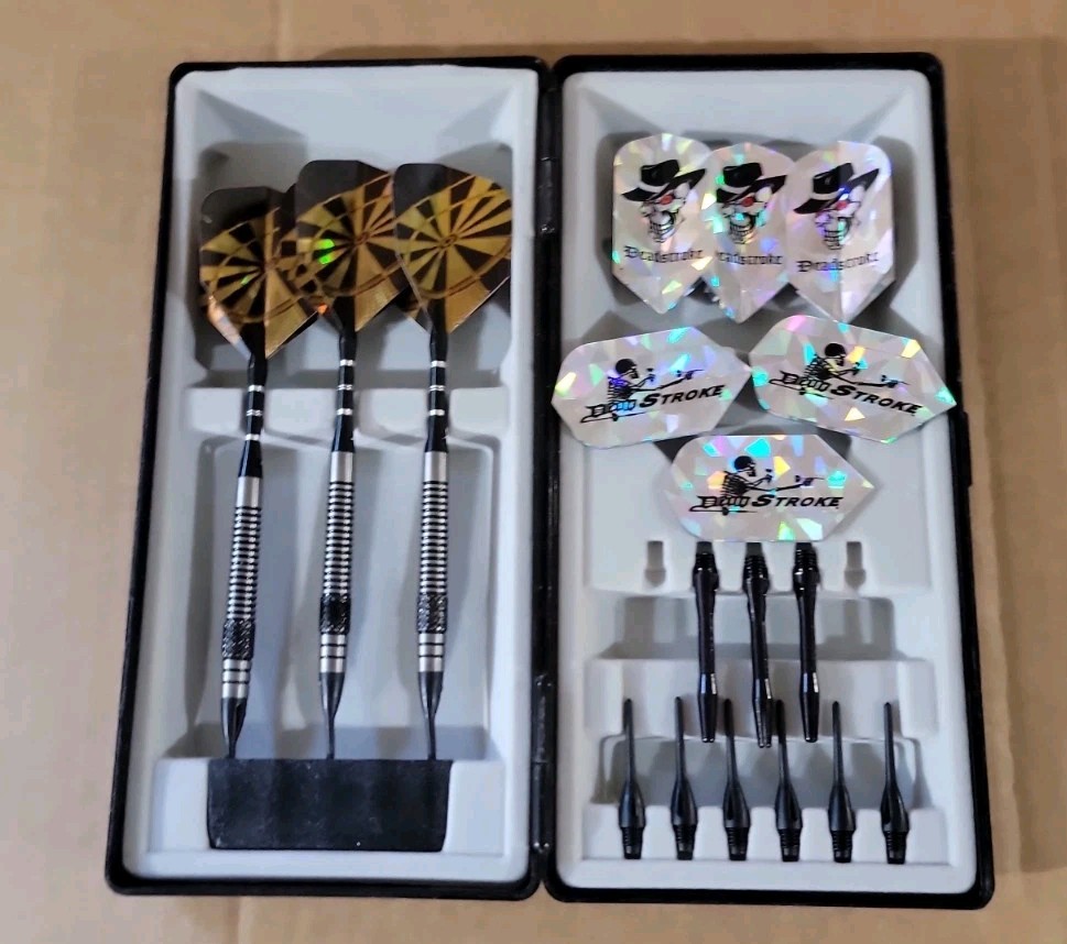 Vintage 3 Darts In Case + 6 Deadstroke Skull Flights & Dart Accessories